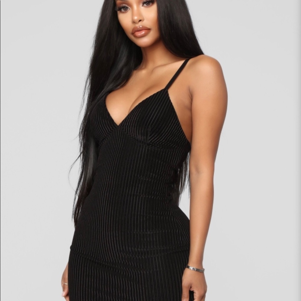 How She Feel Ribbed Velvet Dress - Black